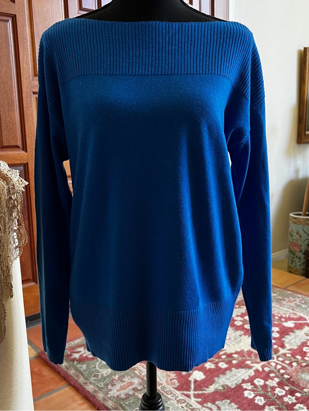 Ann Taylor Long Sleeve Lightweight  Rayon Nylon Wool Sweater Size M Royal Blue